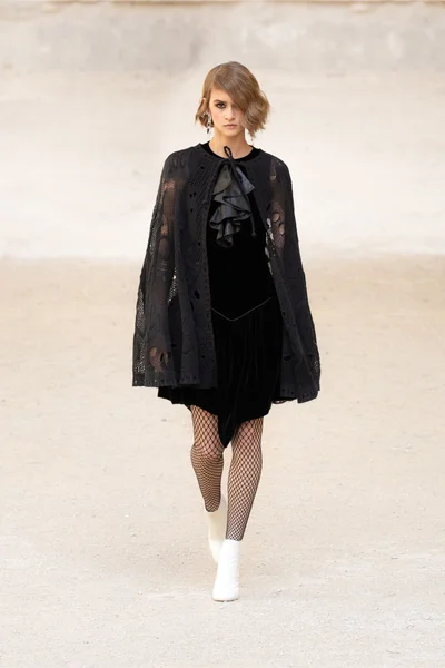 Look 64